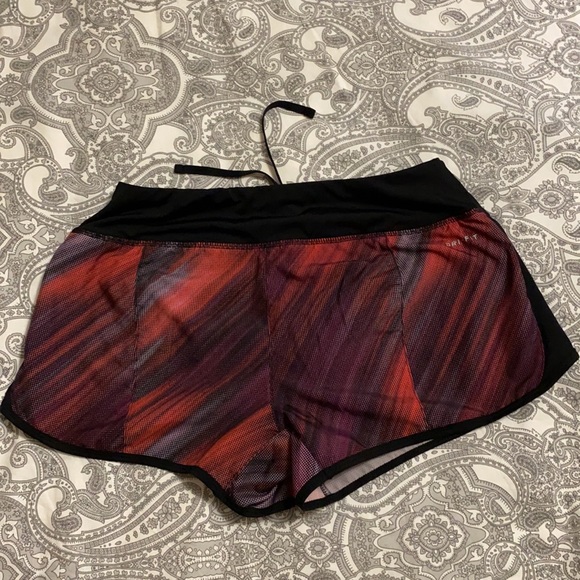 Girls Nike shorts - Picture 3 of 3